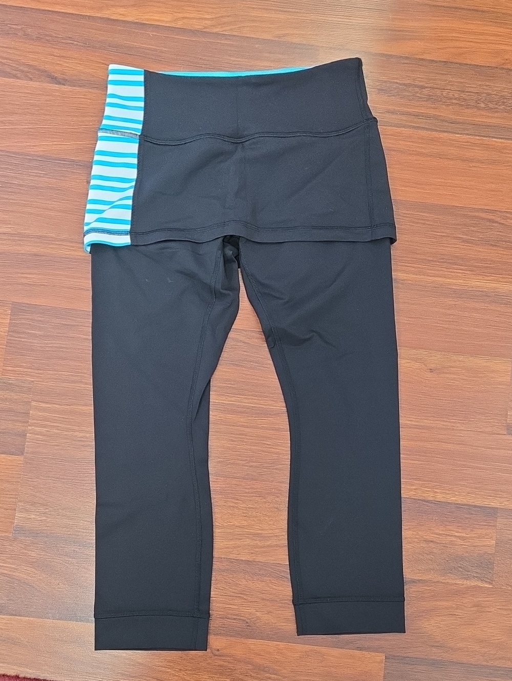 Lululemon A Go Go Cropped Leggings with Skirt Size 6